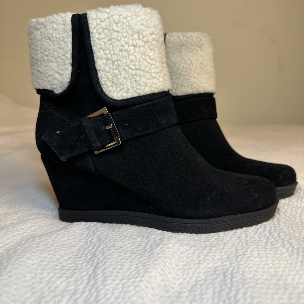 isaac mizrahi Sz‎ 5 Black And Shearling  Wedge Ankle Boot